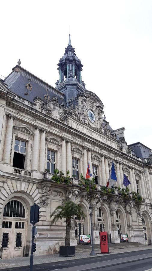 Appartement Au Calme, Avec Parc Prive, 50M Du Tram Tours Exteriör bild